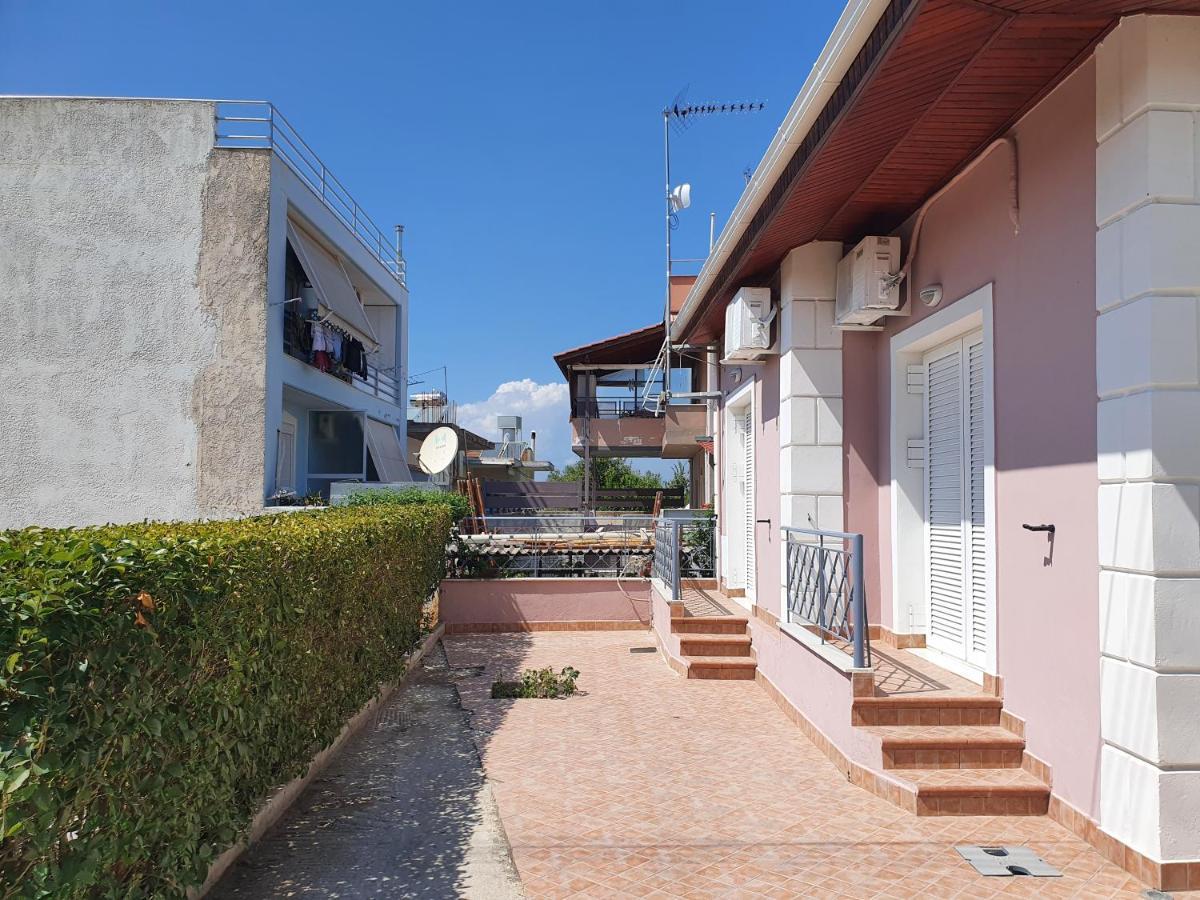 Patras Cozy Lodge Екстер'єр фото