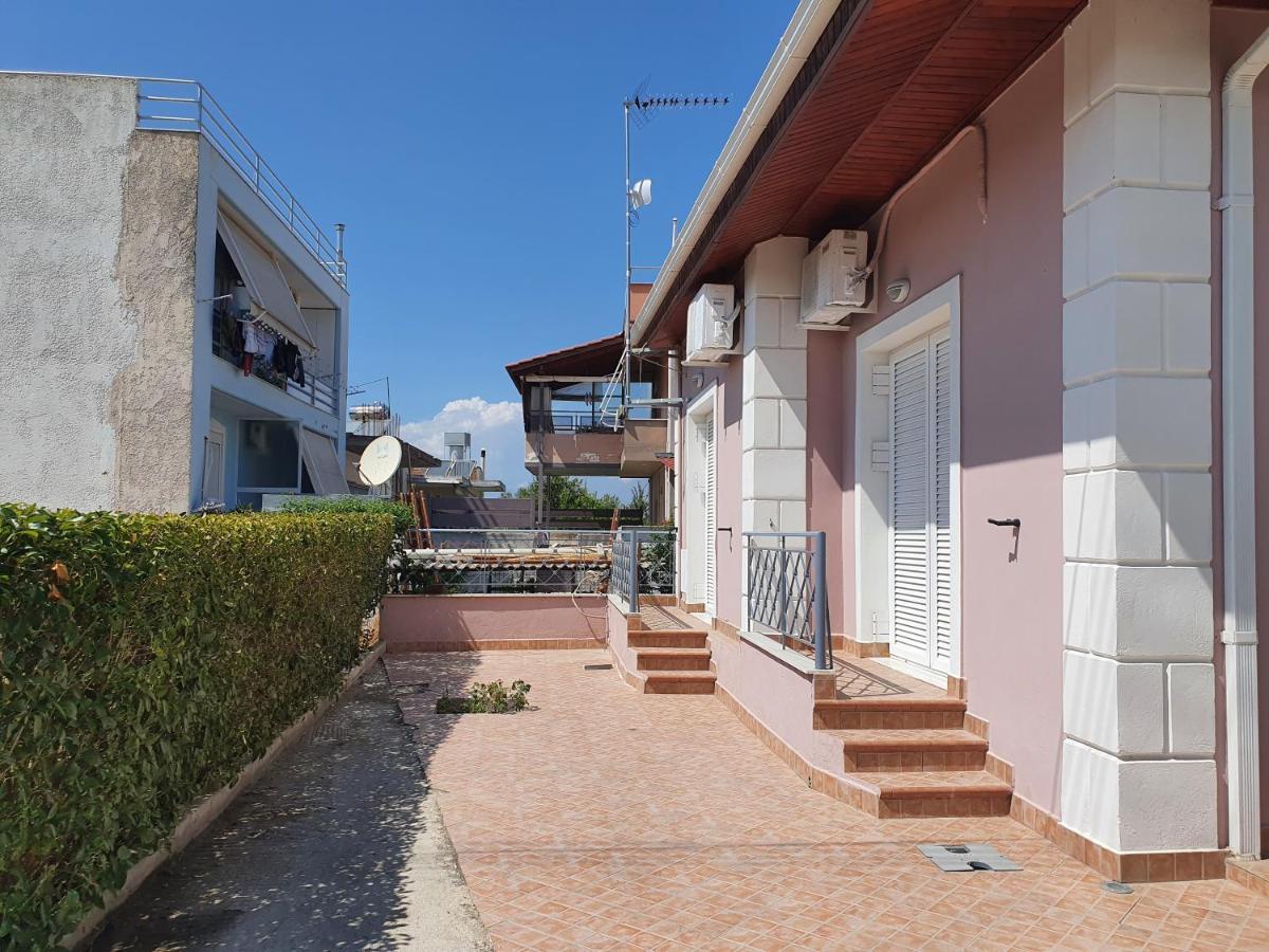 Patras Cozy Lodge Екстер'єр фото
