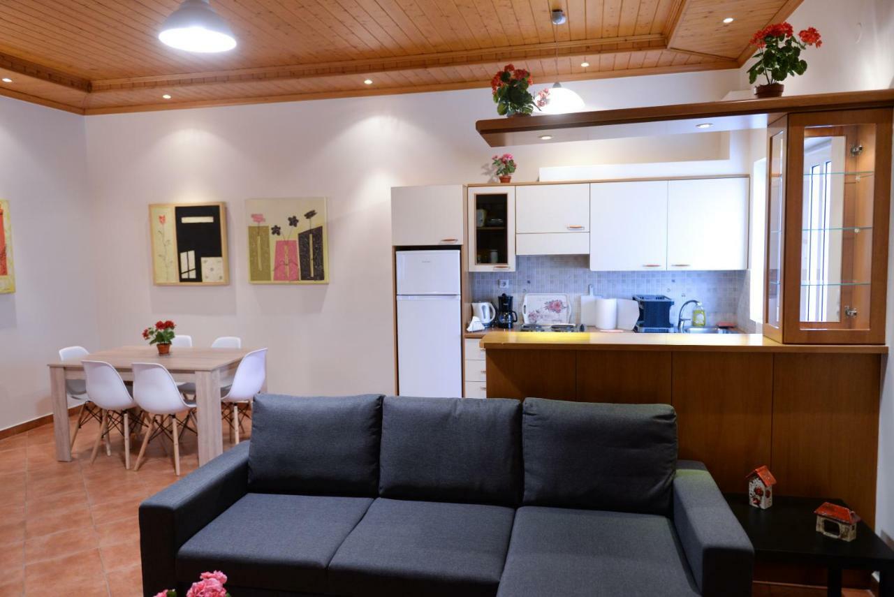 Patras Cozy Lodge Екстер'єр фото