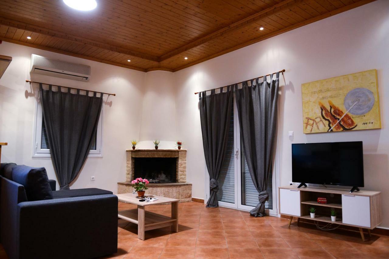 Patras Cozy Lodge Екстер'єр фото