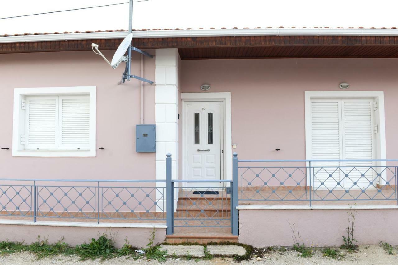 Patras Cozy Lodge Екстер'єр фото