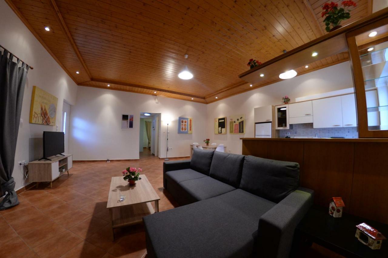 Patras Cozy Lodge Екстер'єр фото