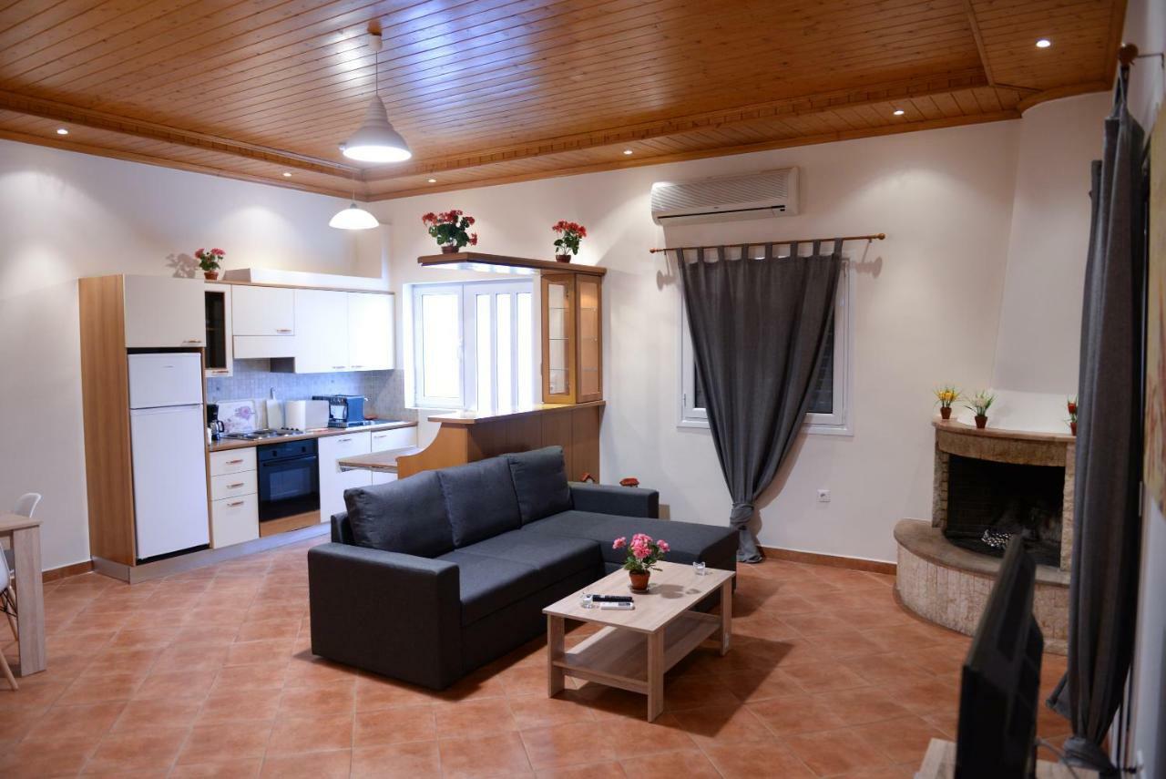 Patras Cozy Lodge Екстер'єр фото