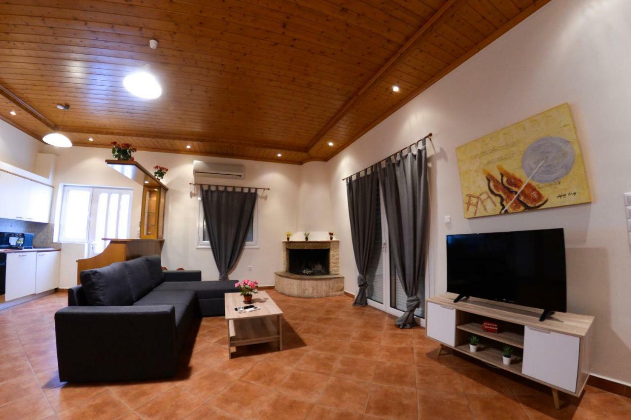 Patras Cozy Lodge Екстер'єр фото